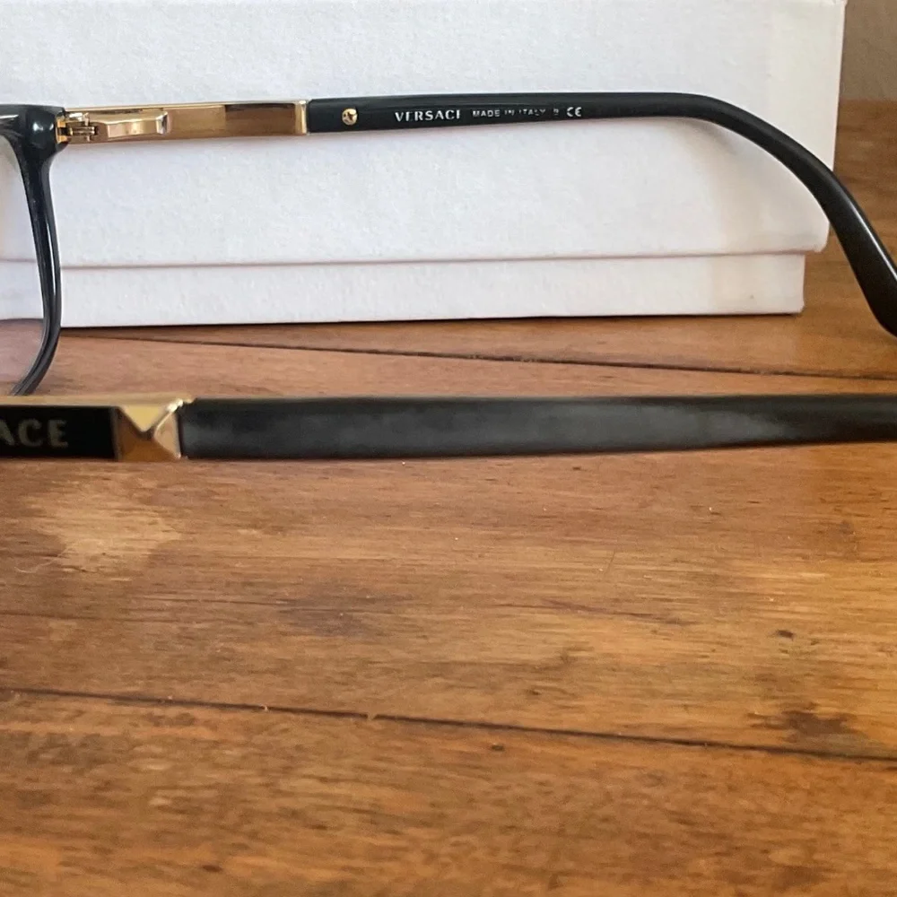 Versace eyeglasses frame - Picture 5 of 9